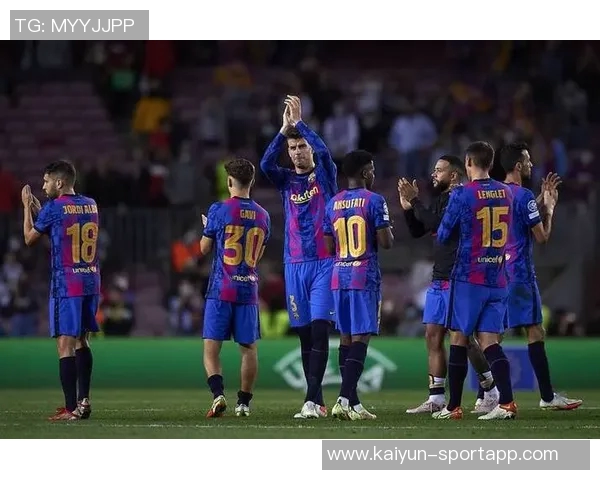 巴萨诺坎普周五公开训练门票热销已达12000张吸引众多球迷参与 巴萨诺坎普周五公开训练门票热销已达12000张吸引众多球迷参与