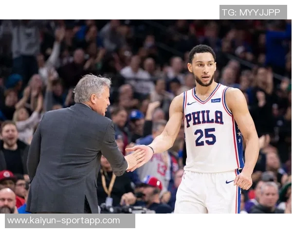 稳定火力对决普理查德与西蒙斯半场表现精彩各自贡献11分和10分