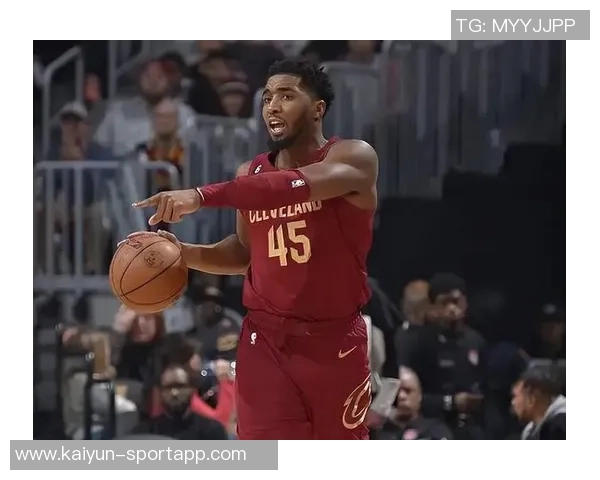 米切尔单节神勇表现6中6砍下13分带队单节狂轰41-31迅速拉开分差